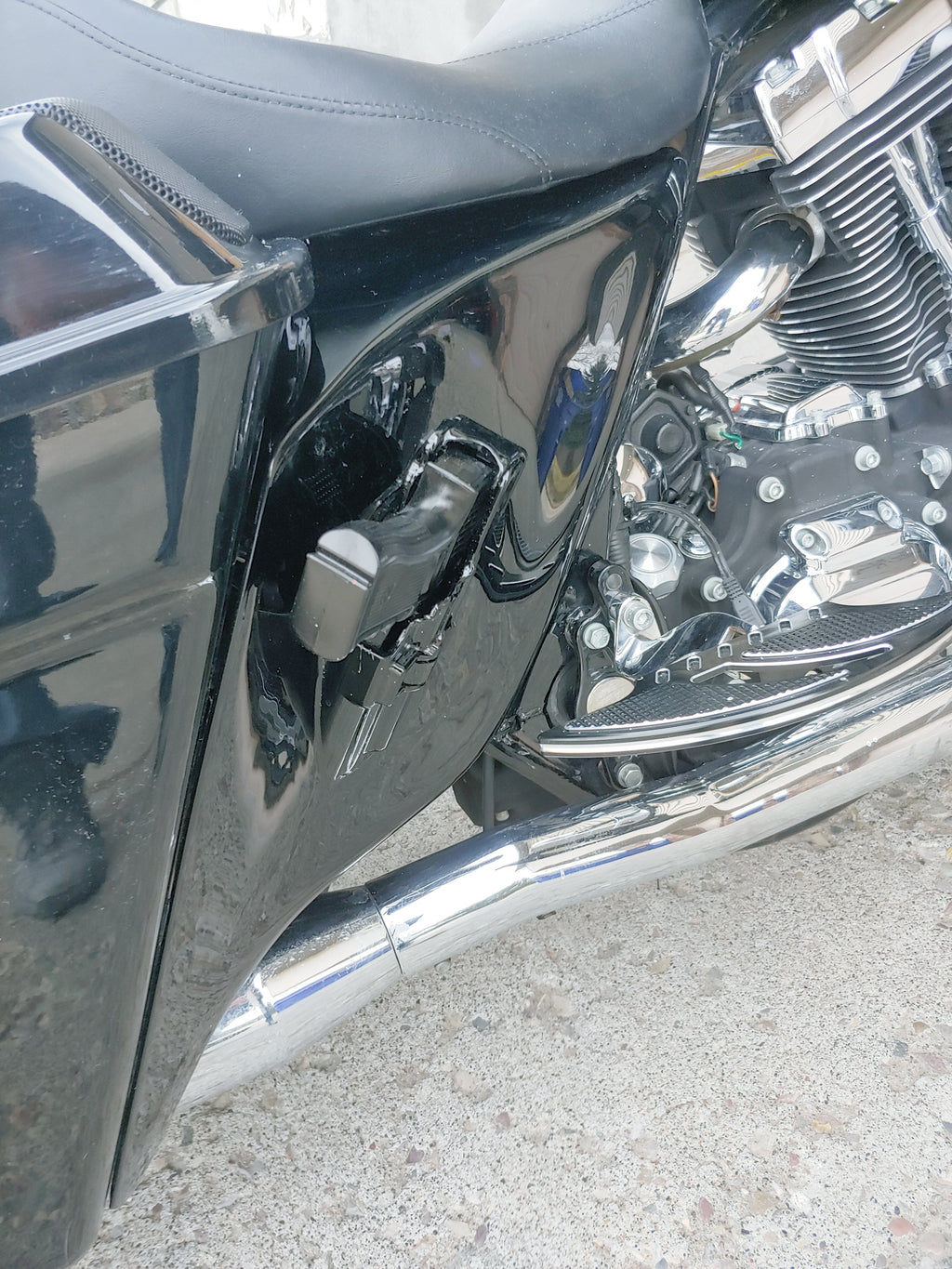 Harley davidson side cover holsters