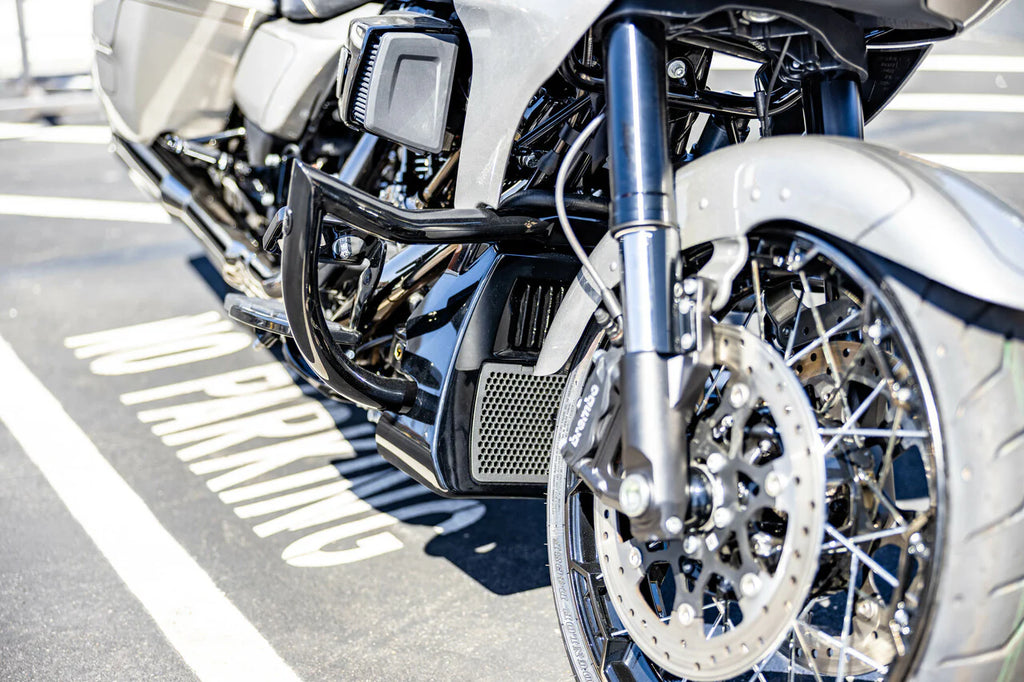 Factory 47 Crash Bar - Guardian Defender Black for Baggers
