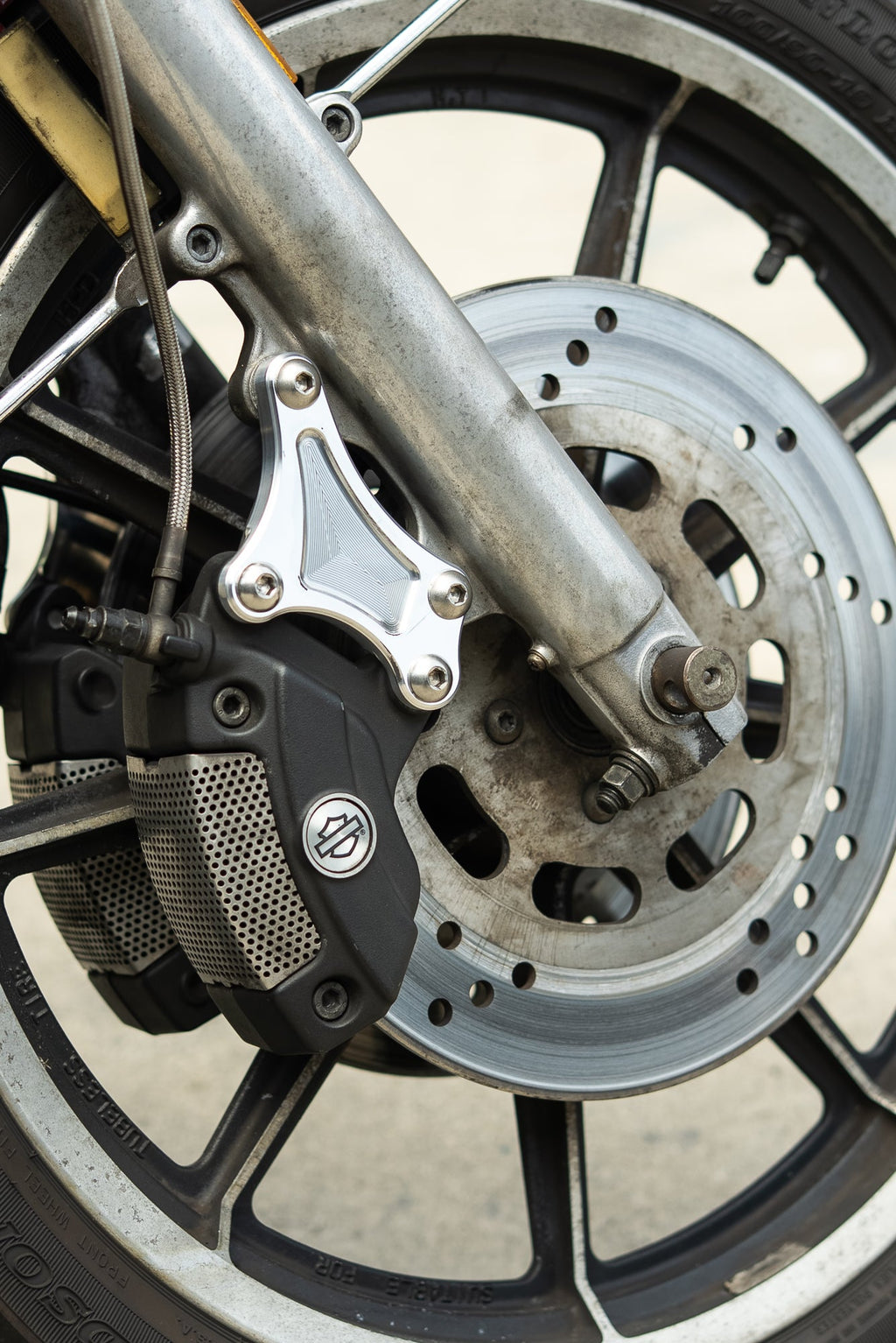 39mm Brembo Caliper Adapters For 99-Down Forks