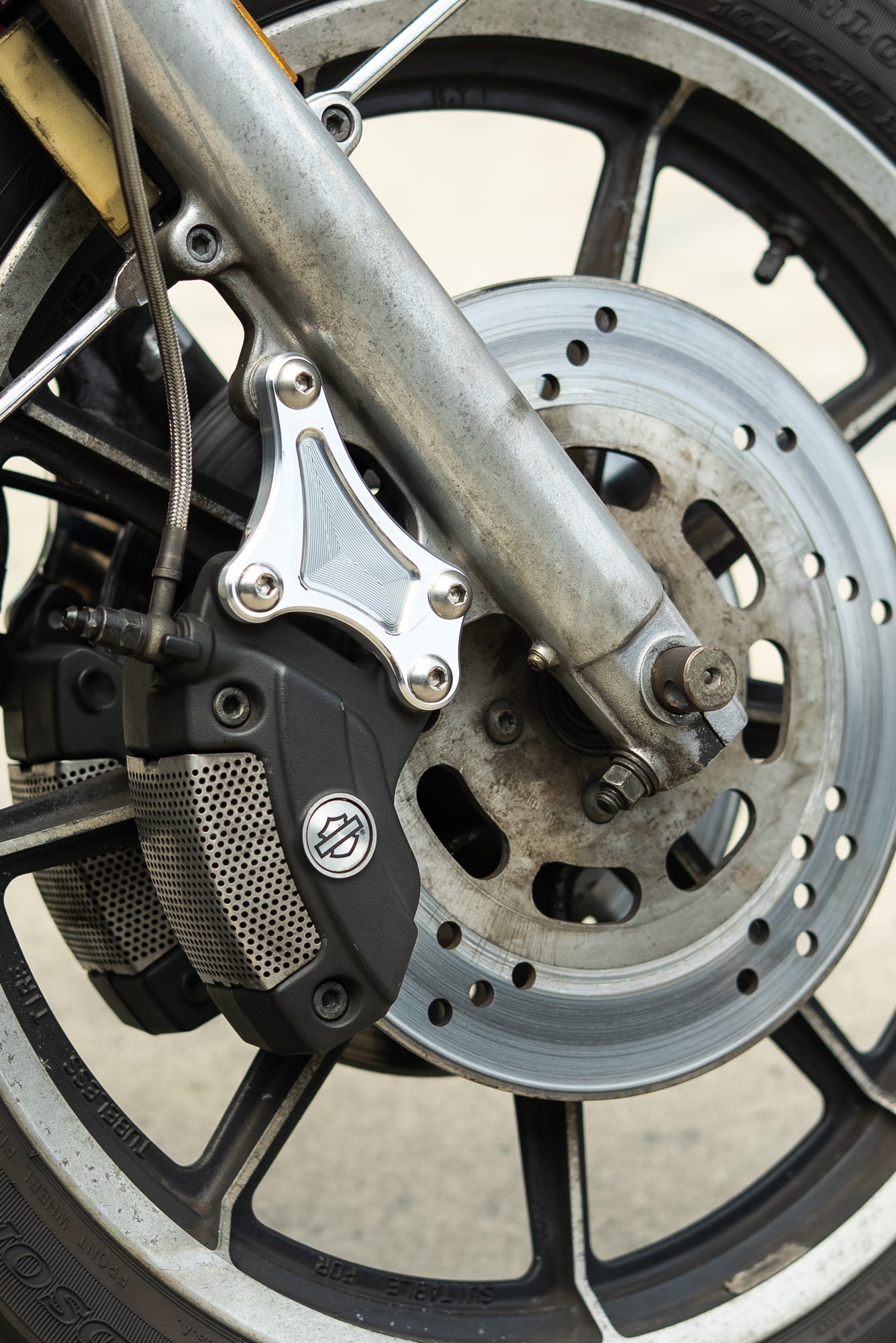 39mm Brembo Caliper Adapters For 99-Down Forks