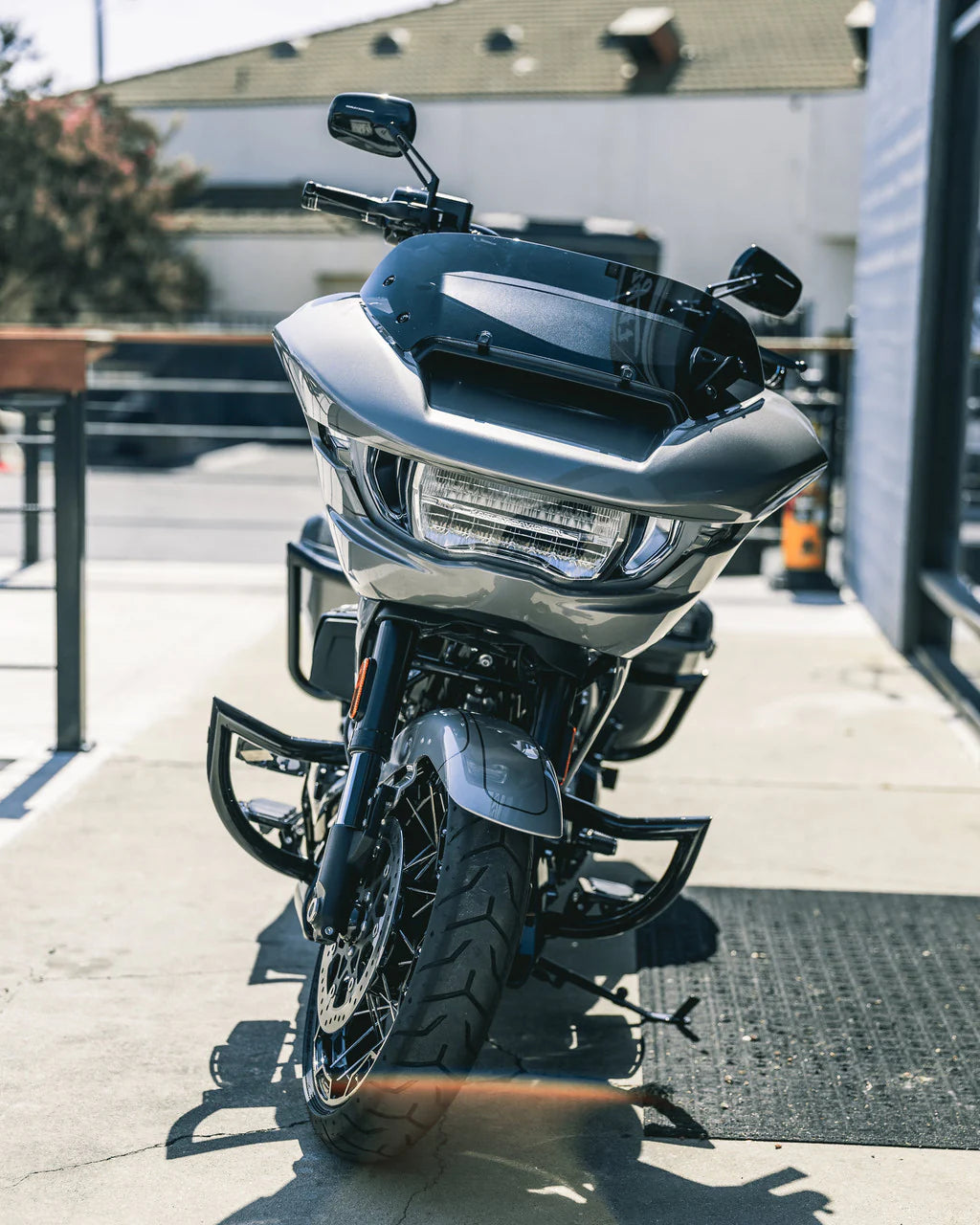 Factory 47 Crash Bar - Guardian Defender Black for Baggers
