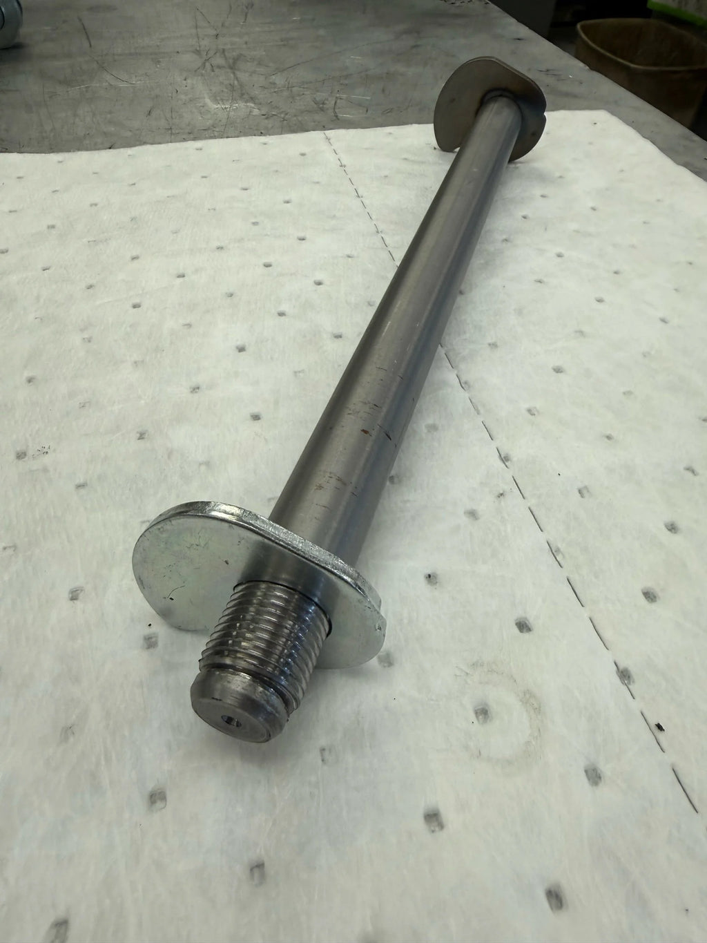 M8 2009-2026 Skinny Axle for Stock Touring Swingarms