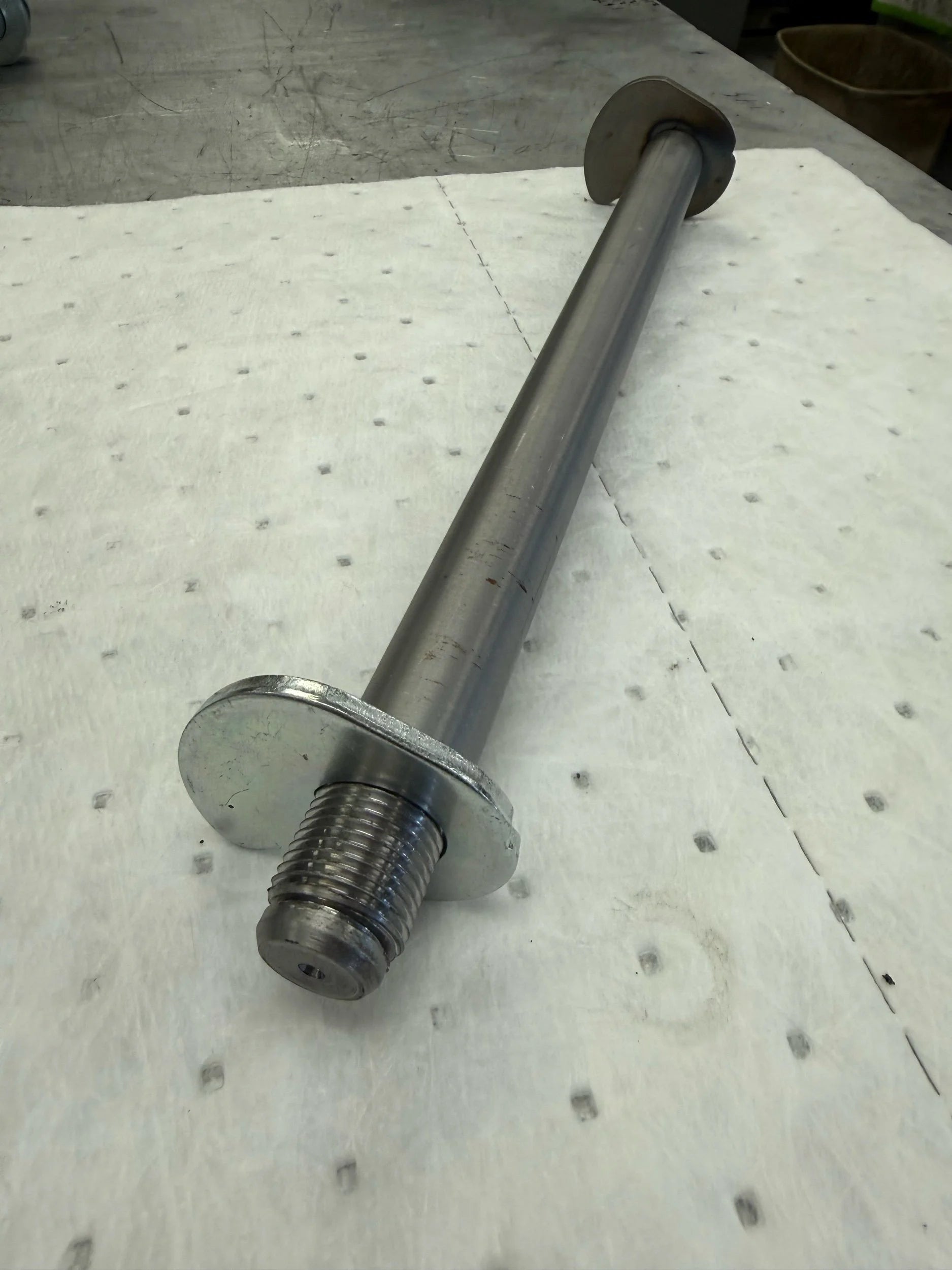 M8 2009-2026 Skinny Axle for Stock Touring Swingarms