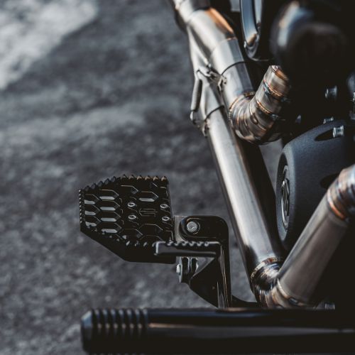 Original Garage Moto Black Mini Floorboards installed on a Harley-Davidson FXLRST