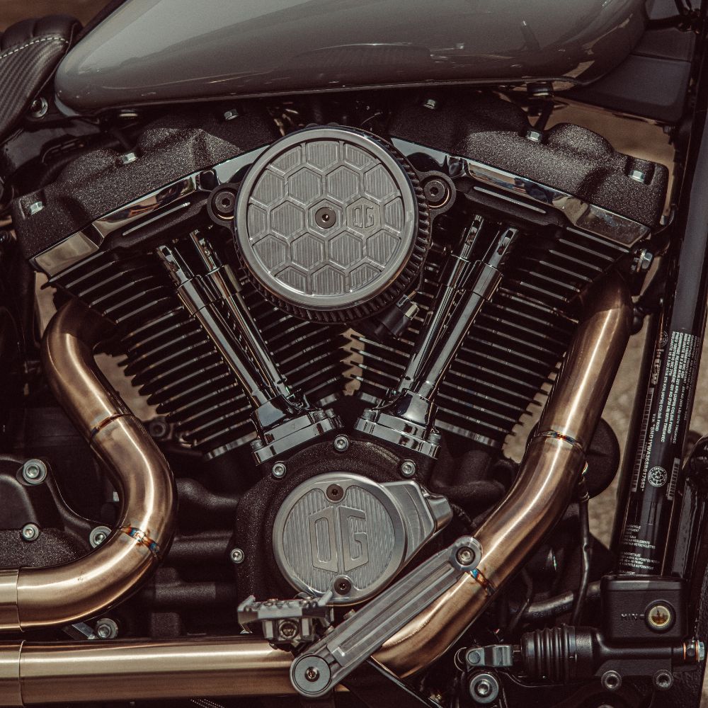 OG Aluminium Round Air Cleaner Cover HoneyComp installed on an FLXRS 2025